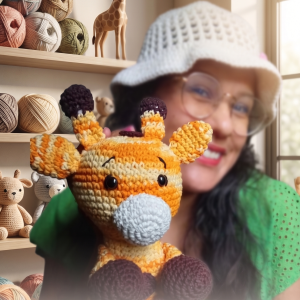 Girafa Amigurumi de Crochê – Pelúcia Artesanal Safari Premium